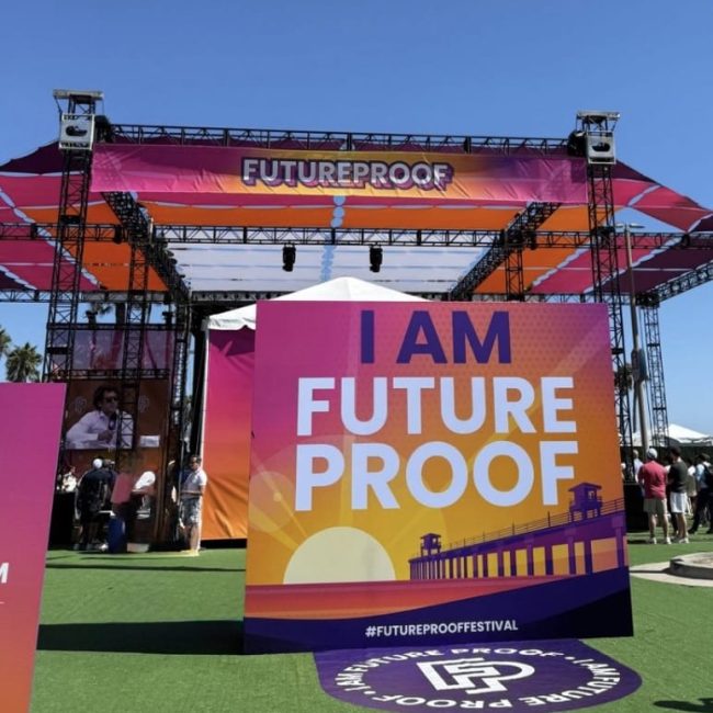 Our lawyers, Cátia Pereira Baptista and Lauro Cockell Drummond, represented Caiado Immigration at the Future Proof Festival in Huntington Beach, California.